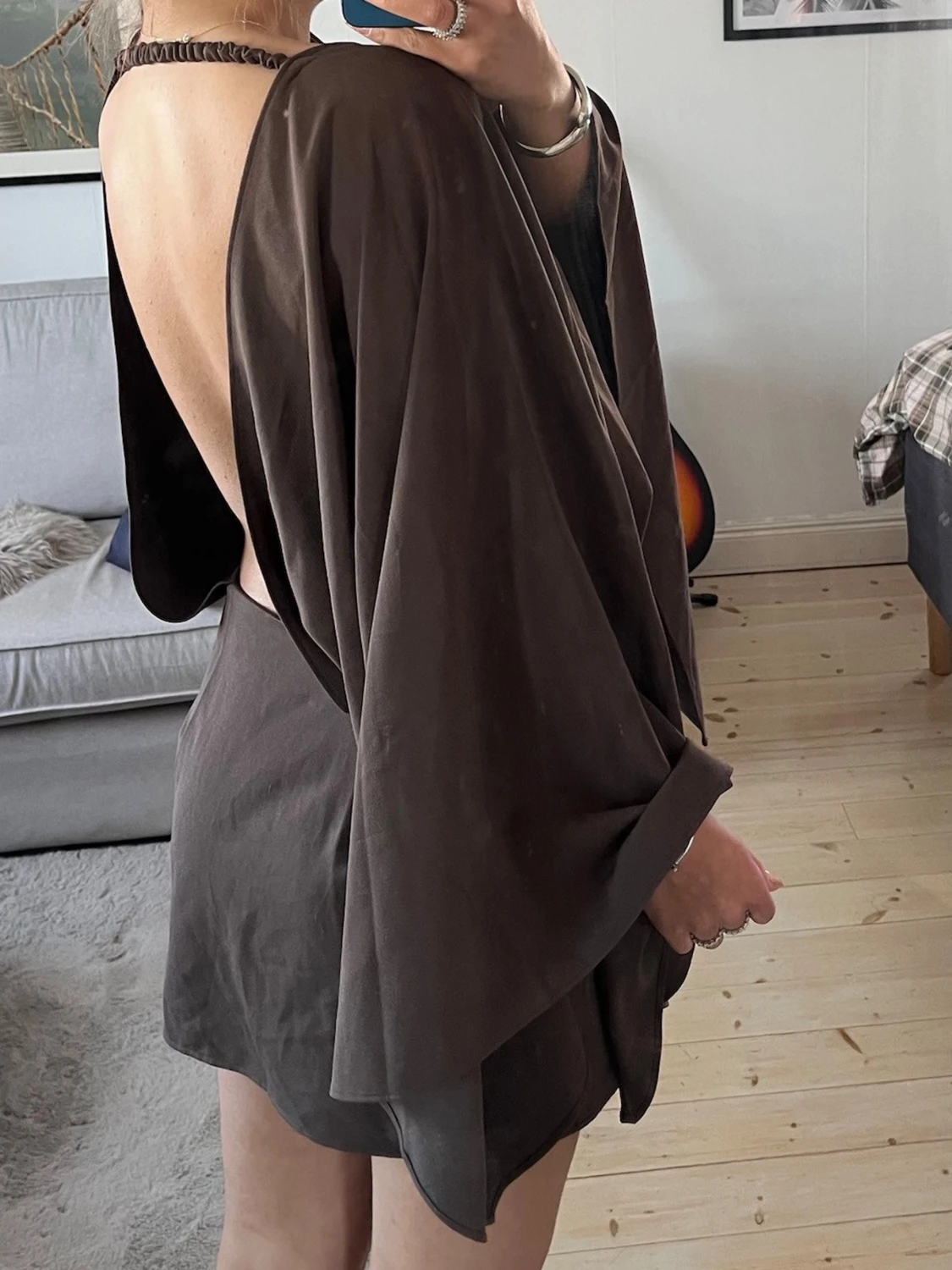 Klänning med öppen rygg - 2