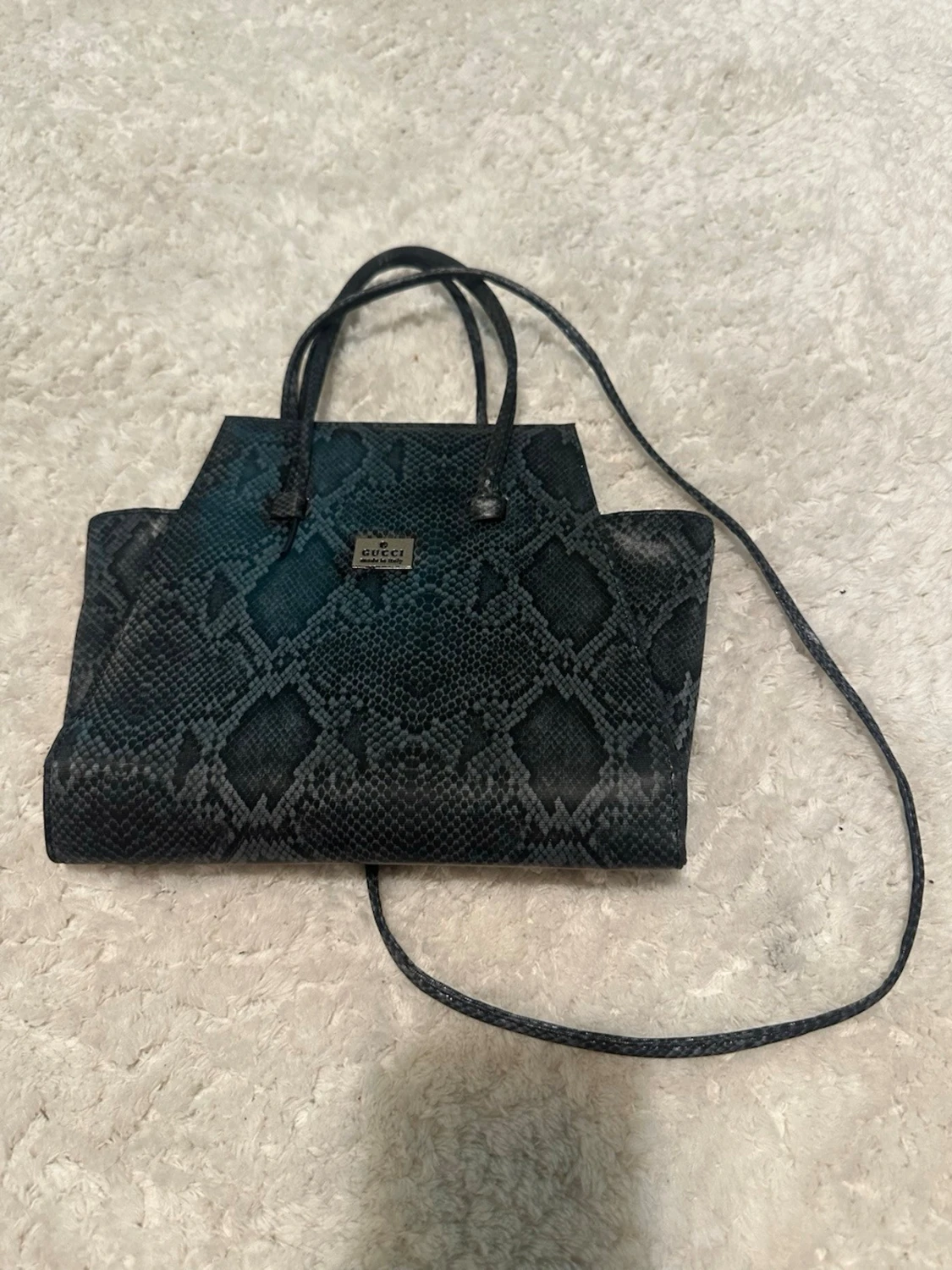 Gucci handväska i ormmönstrat läder - 1