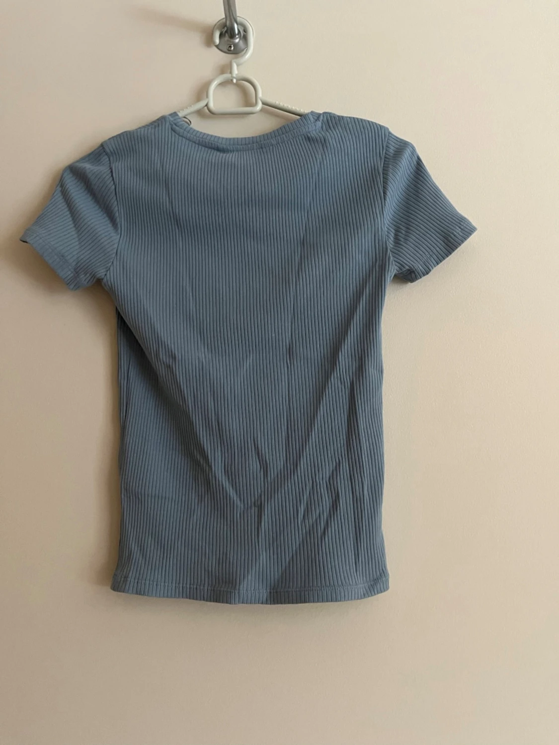 Blå ribbad t-shirt från H&M - 1