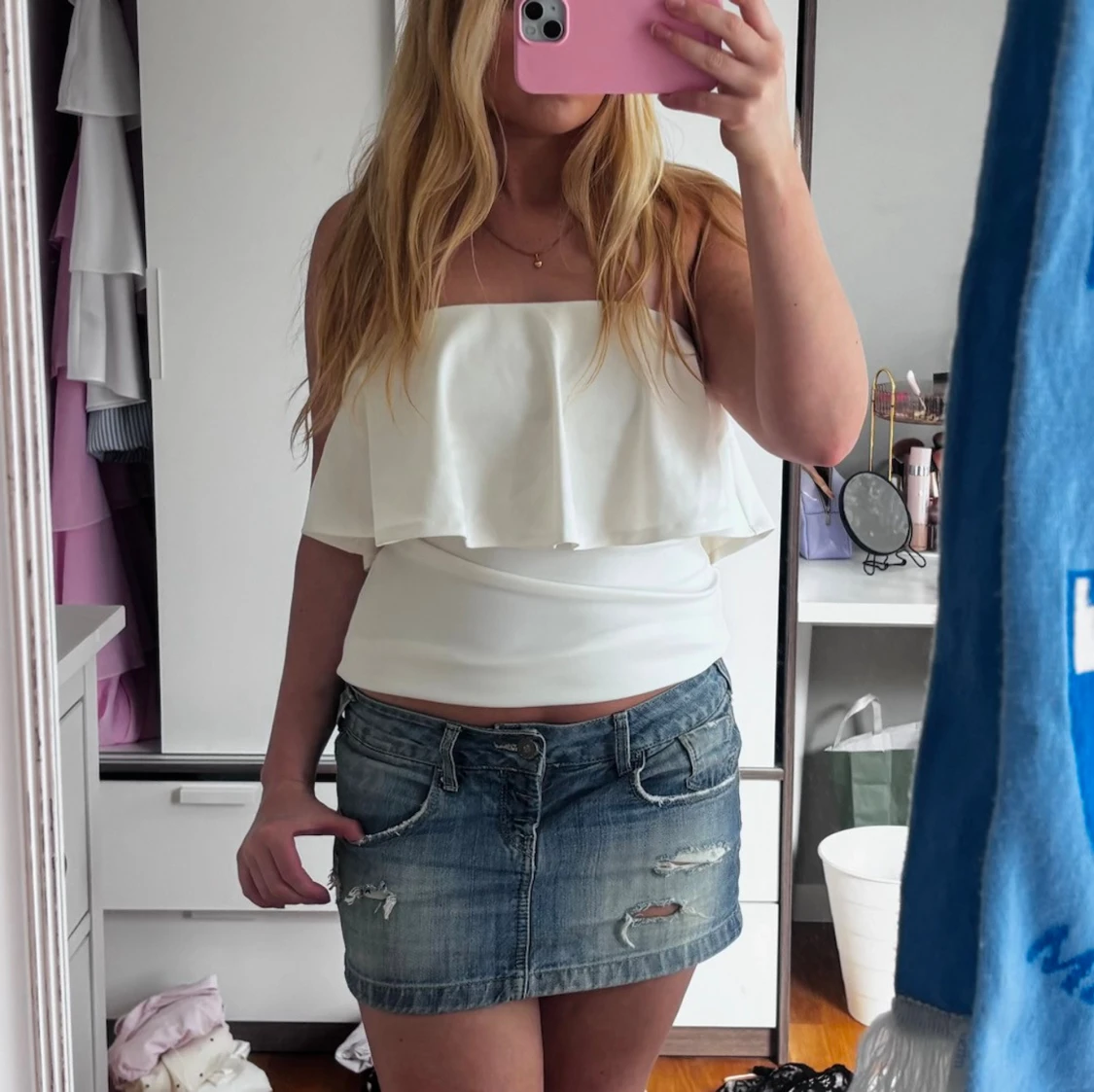 Vit bandeau topp med volang