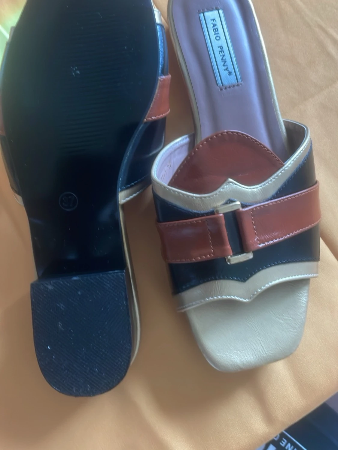Färgglada sandaler från Fabio Penna - 2
