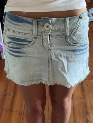 Lågmidjad jeanskjol - Skit snygg lowwaist jeanskjol