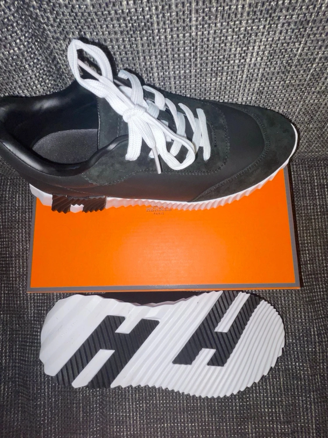 Svarta H sneakers med vit sula - 5