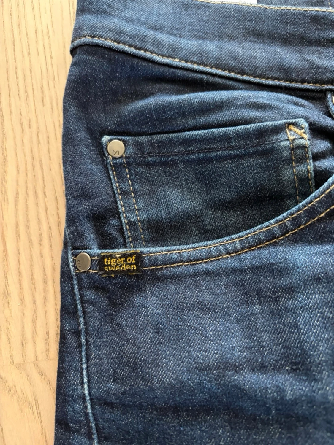 Mörkblå jeans från T o S - 1
