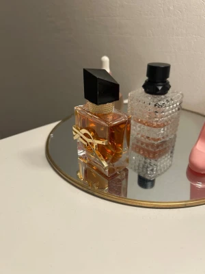 Yves Saint Laurent Libre Eau de Parfum - Säljer en ikonisk parfym från Yves Saint Laurent, Libre Eau de Parfum. Den är använd en gång men den va inte min smak. Köpt på kicks