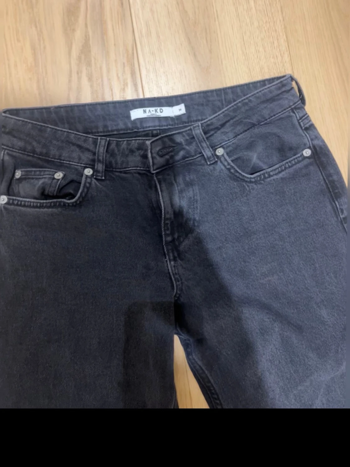 Svarta/mörkgråa  jeans från NA-KD - 1