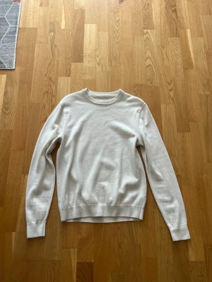 Merinotröja  - Merinotröja från these glory days i storlek S, 9/10 skick, beige 