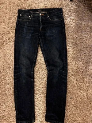 Selvedge jeans A.P.C. - Säljer ett par selvedge jeans från A.P.C. Storlek 29