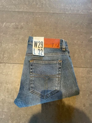 Tiger of Sweden jeans nya - Helt nya jeans ifrån tiger of Sweden med lapparna kvar på. Storlek w29 L32. Kvitto kan visas privat 