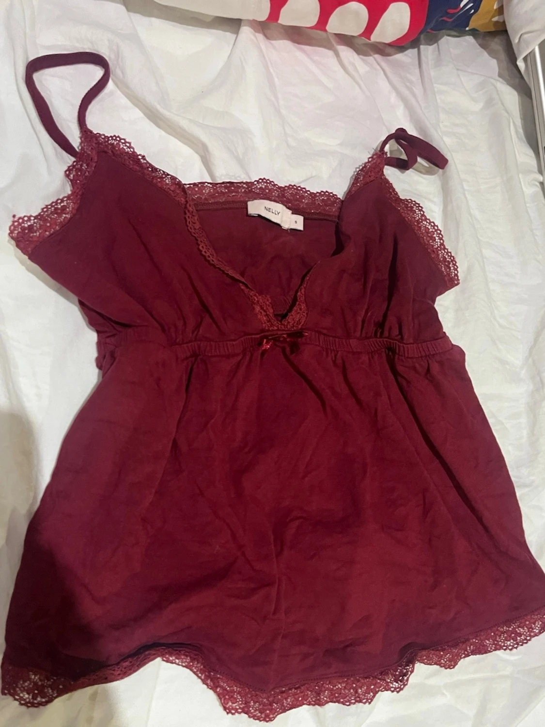 Vinrött baby doll topp med spets från Nelly - 2