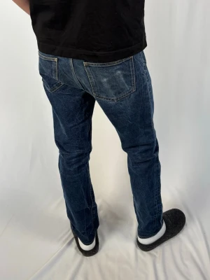 Selvedge Jeans - Selvage Jeans | Skick 9/10 mycket bra | Mitt pris 449kr | Modellen är 182cm lång och väger 67kg |Midja: 41,5cm | Ytterbenslängd: 102cm | Benöppning: 17cm | Lår: 29cm | Kom gärna pm vid frågor eller funderingar | Postas eller möts upp i Gävle!