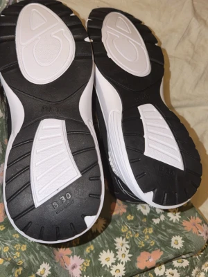 B30  - B30 skor helt nya