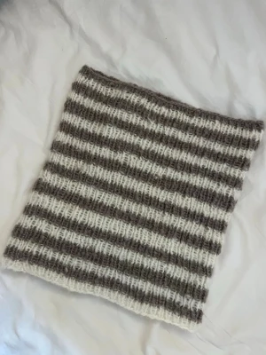 Stickad tubtopp - Säljer en topp som är för liten för mig, storlek xs🤍