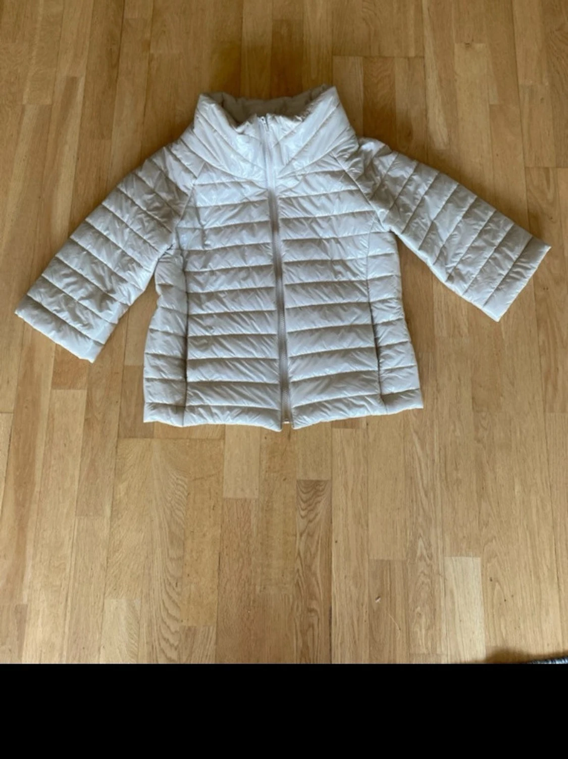 Vit pufferjacka från Lemonada