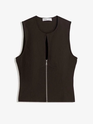 Brun topp med dragkedja - Snygg brun topp som jag säljer helt oanvänd då jag beställde i en för liten storlek och har då aldrig använt den!💝💝