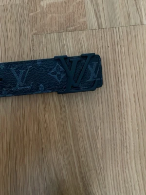 Bälte  - Har aldrig använts. 105cm