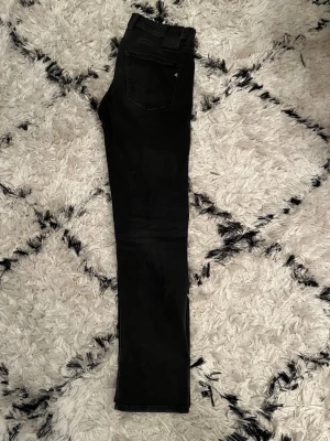 Replay Hyperflex Grover  - Riktigt snygga jeans från Replay, skick: 9/10, nypris 1500+, strl: 30/32 Riktigt skön stretch. Hör av dig vid funderingar 👍