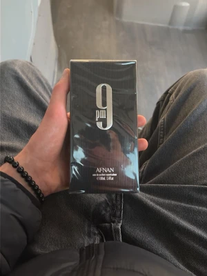 Afnan 9PM Eau de Parfum 100ml - Afnan 9PM Eau de Parfum 100 ml. HELT NY.
