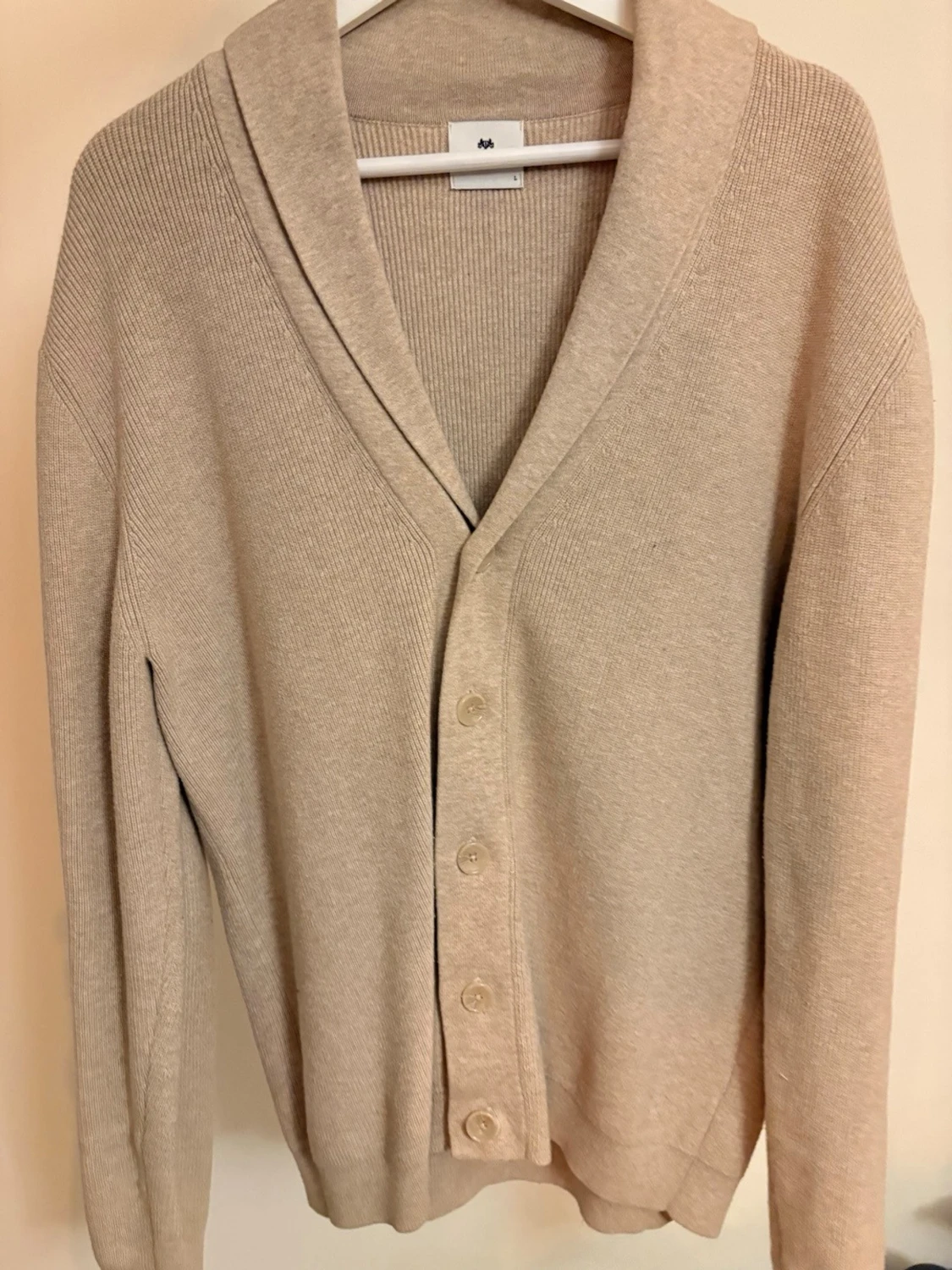 Beige kofta från John Henric