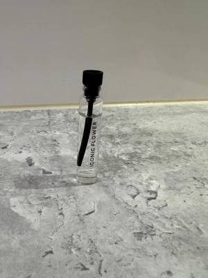 Essnce - Iconic flower - Essnce - Iconic flower, köpt nyligen och endast provad en gång