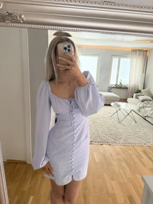 Klänning GinaTricot - Använd vid 1 tillfälle