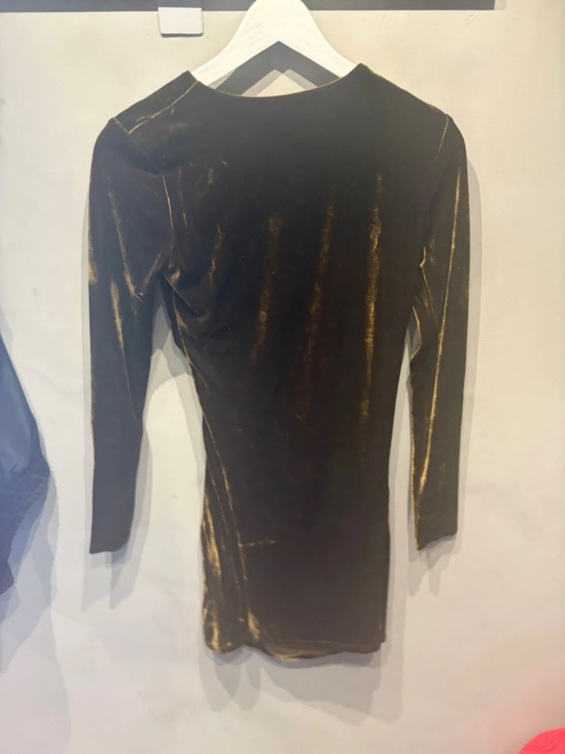 Olivgrön sammetsklänning från H&M - 3