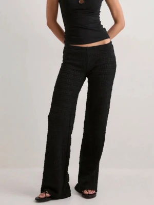 Crochet lowwaist nelly pants - Så fina helt nya ”virkade” byxor från nelly! Prislapp kvar💕 Nypris: 350kr