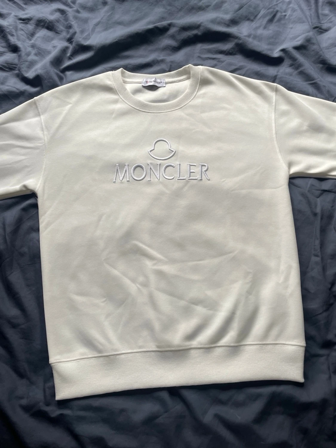 Vit sweatshirt från Moncler