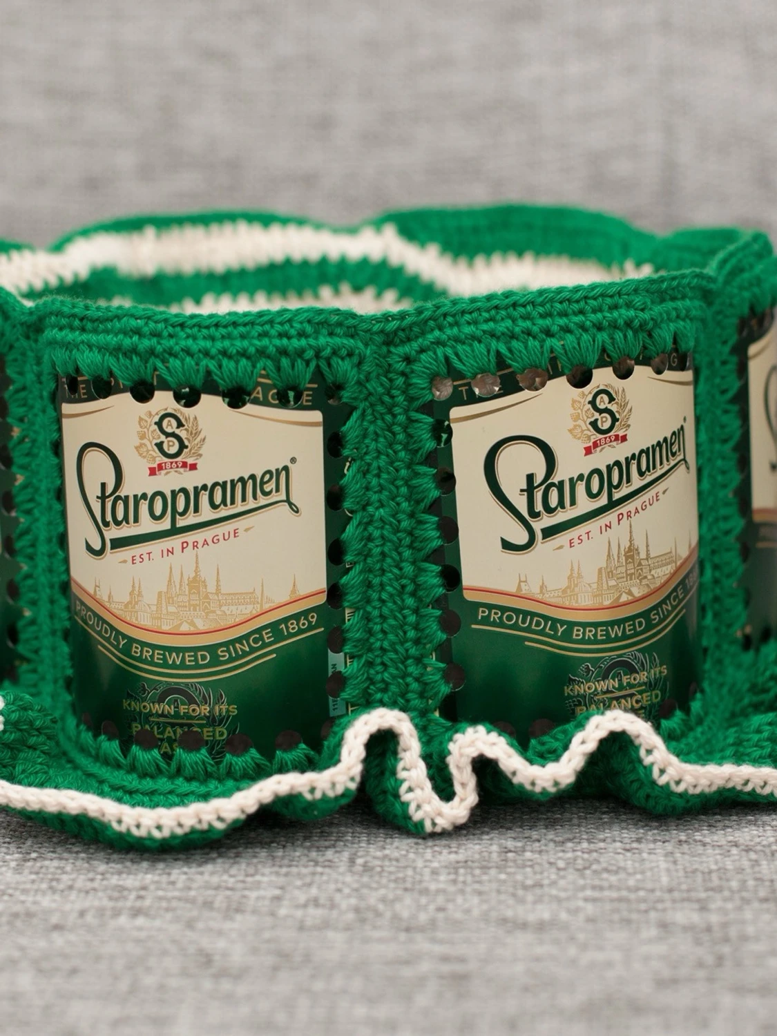 Virkad ölhatt Staropramen - 2