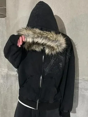 SWAG zip hoodie emo y2k - Säljer min zip för att pälsen är för jobbig för mig o vet inte hur jag ska fixa den tappar lite ba. Aldrig använd.