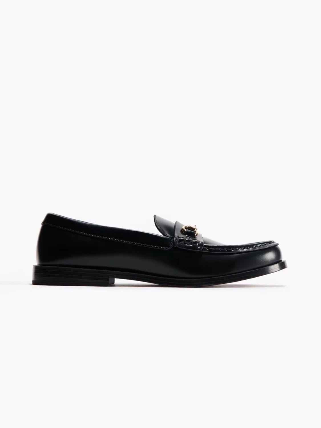Superfina svarta loafers med gulddetalj  - 1