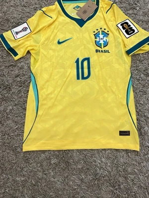 Neymar Jr Brazil VM tröja S player version - Spelar version, size S, world cup patches