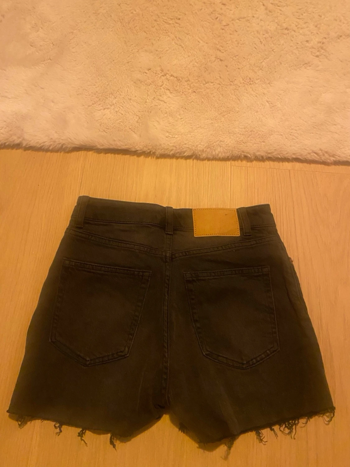Svarta jeansshorts h&m - 1