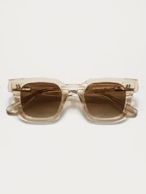 Beige solglasögon från CHIMI - Snygga CHIMI solglasögon i färgen ecru och modellen 04. Helt nya, i perfekt skick, perfekta nu inför sommaren! (Kommer med originalförpackning.)