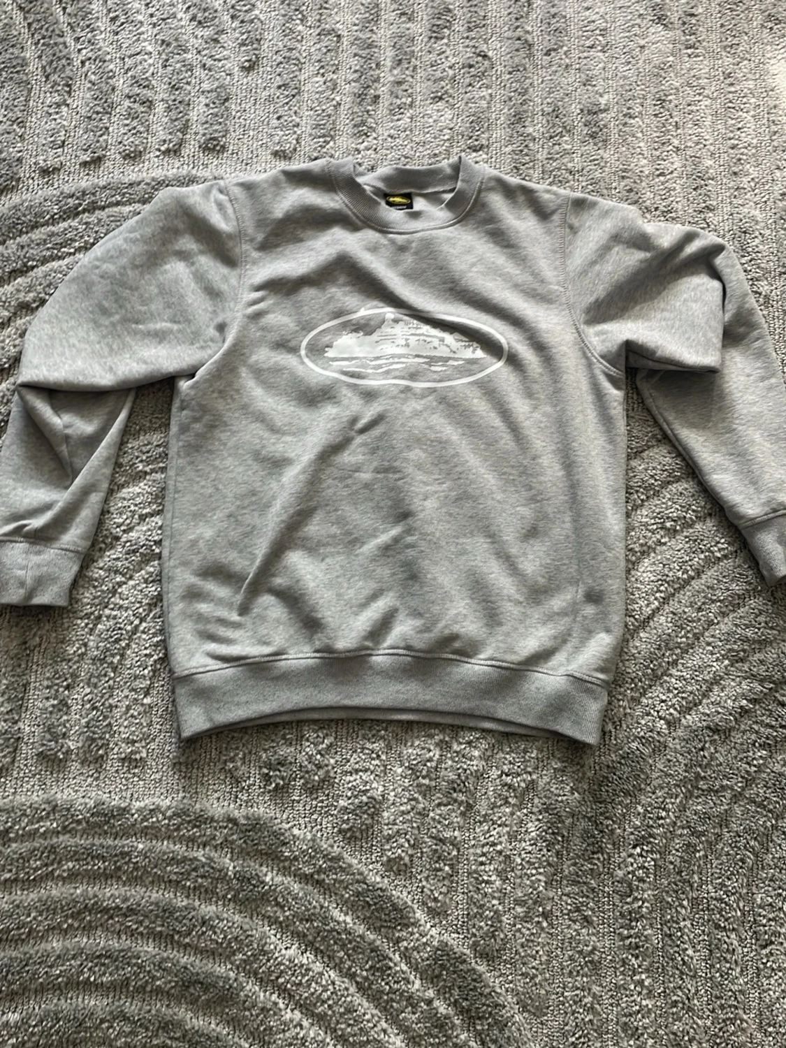 Grå sweatshirt med tryck