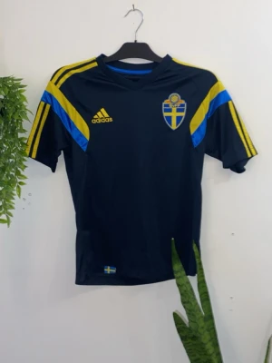 Fotbollströja - Sveriges landslagströja, SVFF träningströja från 2013-2014 säsongen. 