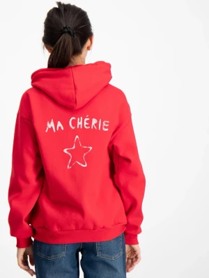 Hoodie - Säljer nu denna söta ”ma chérie” hoodien i rött. Använd endast ett fåtal gånger och därav i fint skick. Har även en likadan i marinblå en storlek större som jag kan sälja vid intresse💞Skriv vid funderingar