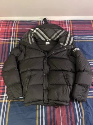 Burberry Puffer Jacket XL - Mycket bra skick