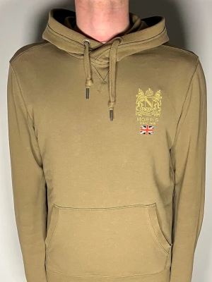 Morris hoodie - Säljer en riktigt snygg och trendig Morris hoodie i fint skick, storlek M, vid frågor är det bara att skriva //Gramenti