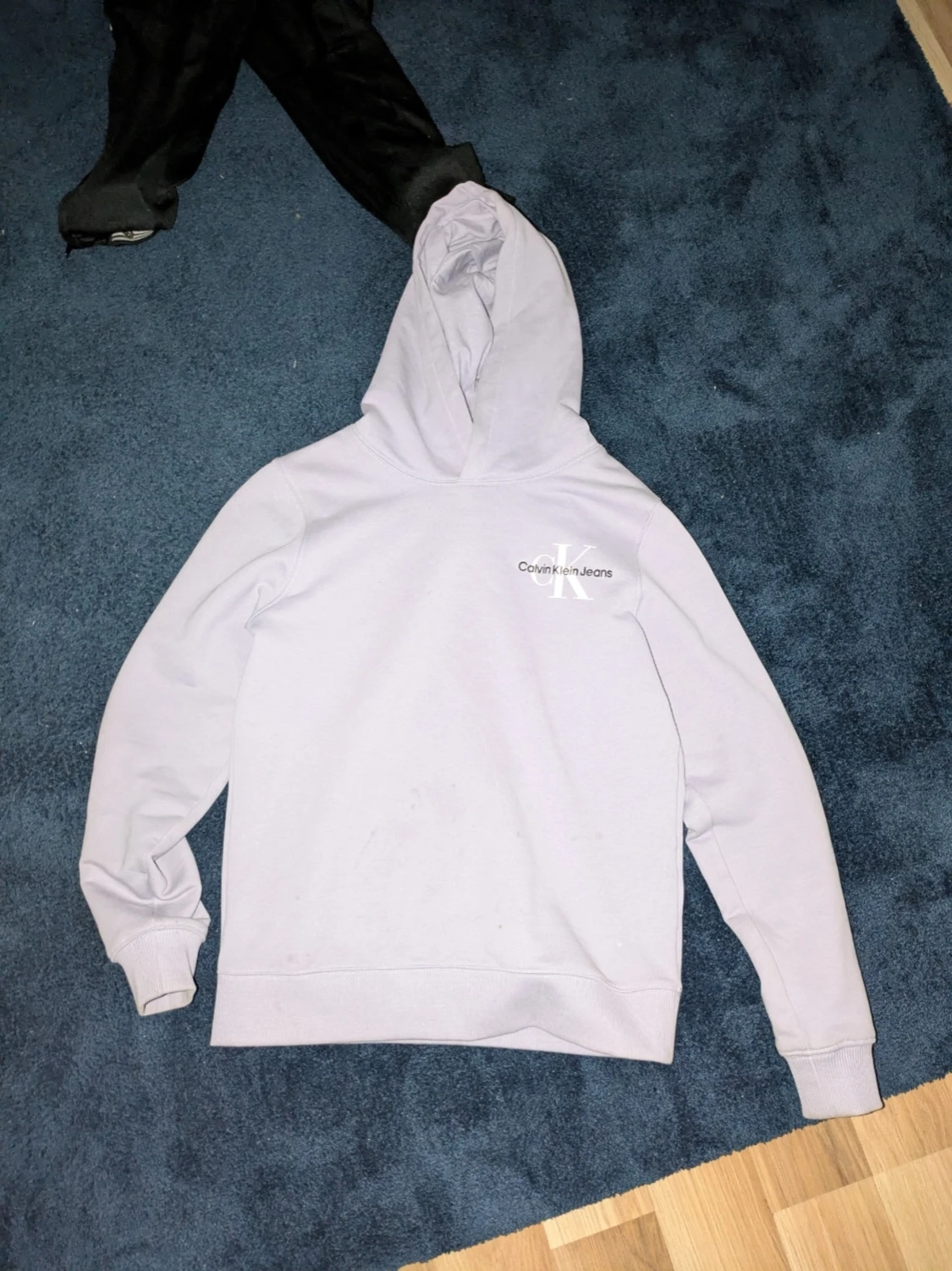 Babylila hoodie från Calvin Klein  - 1