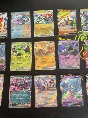 Pokémon kort - Säljer kort, skriv dm för fler bilder etc!