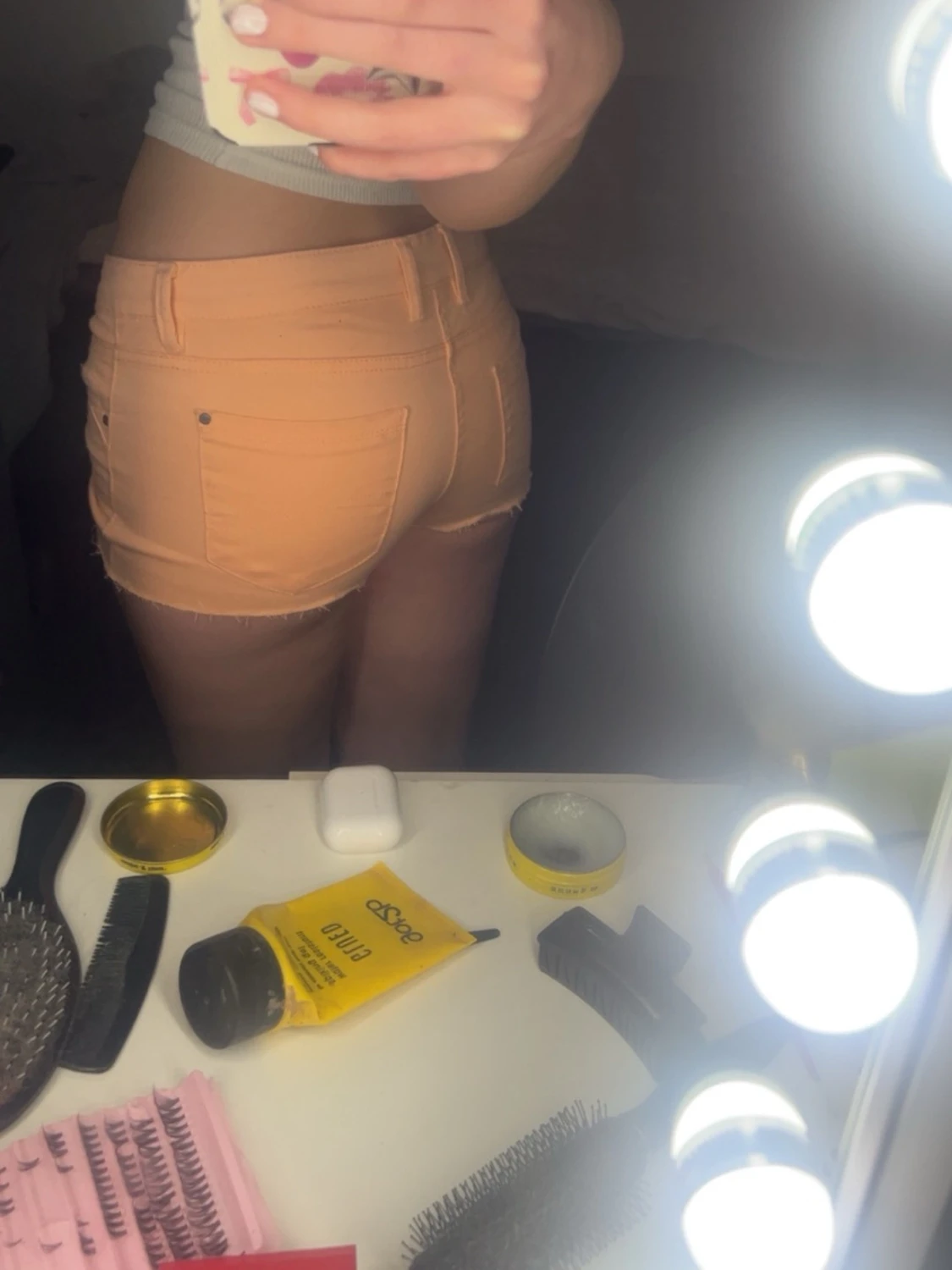 Persikofärgade tighta shorts - 1