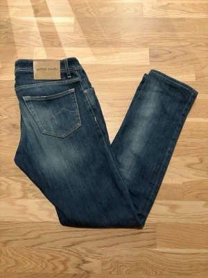 Jacob Cohën jeans  - Säljer ett par Jacob Cohën jeans model style 622. Bra material och passar 32/32. Priset är inte hugget i sten! Hör gärna av dig vid frågor!😁