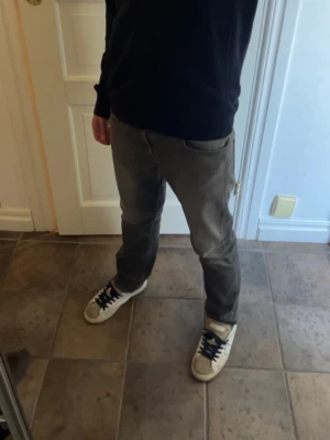 Replay Thad  jeans - Replay Thad straight jeans storlek 12A, 150cm. 