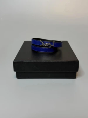 Saint Laurent Armband - ‼️VI TAR EJ BYTEN‼️Saint Laurent Armband | Skick: 9/10  | Storlek M | Fraktar imom 24 timmar efter affär 📦| Hör av dig vid minsta fråga eller fundering 💭