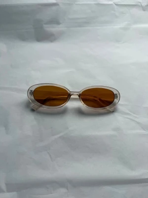 Solglasögon - Helt nya och oanvända