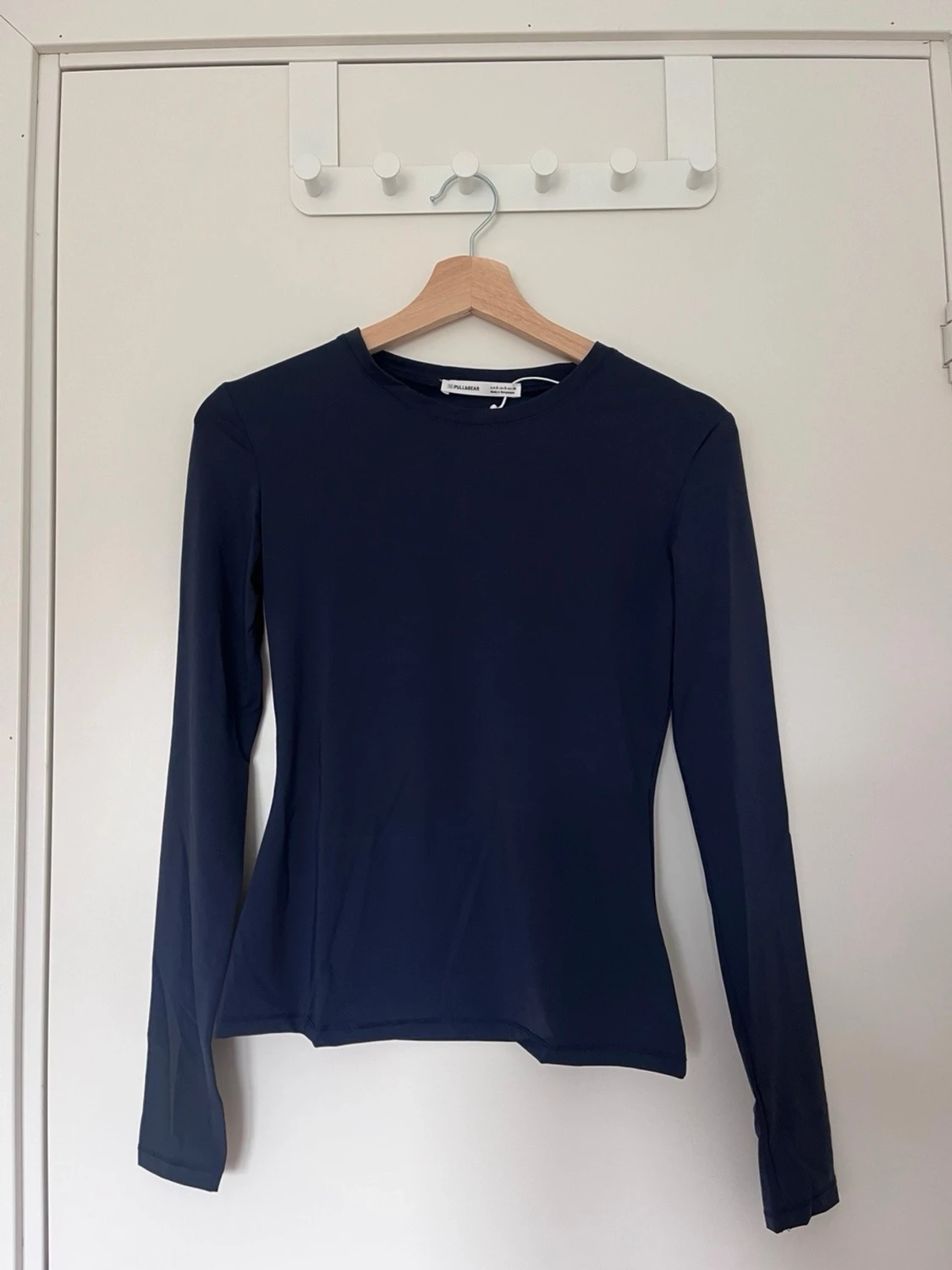 Mörkblå figursydd topp Pull&Bear