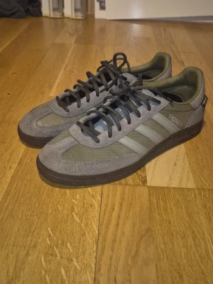 Adidas spezial cordura - A nice par of olive green/grey adidas spezial by cordura Advanced fabrics , the material and all feels great and the quality of it is visible ,worn but in great condition i would say without any clear signs of use!!  ❗️Size44❗️😄