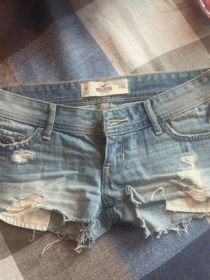 Lågmidjade jeansshorts från Hollister - Intressekoll! Storlek 23
