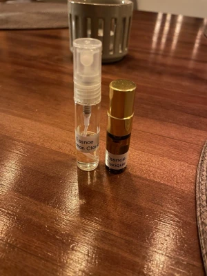 Parfymprover / splittar Essnce  - Cotton clouds 2.5ml och Toxique 3ml 